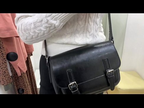 ❤️ Masturbazione pubblica della giovane cagna FeralBerry con un dildo nel camerino ️❌ Video di sesso al it.nicepornphotos.ru